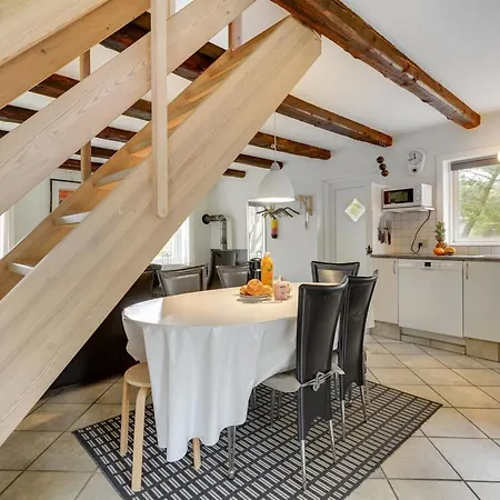 Lyyli - 1km From The Sea By Interhome